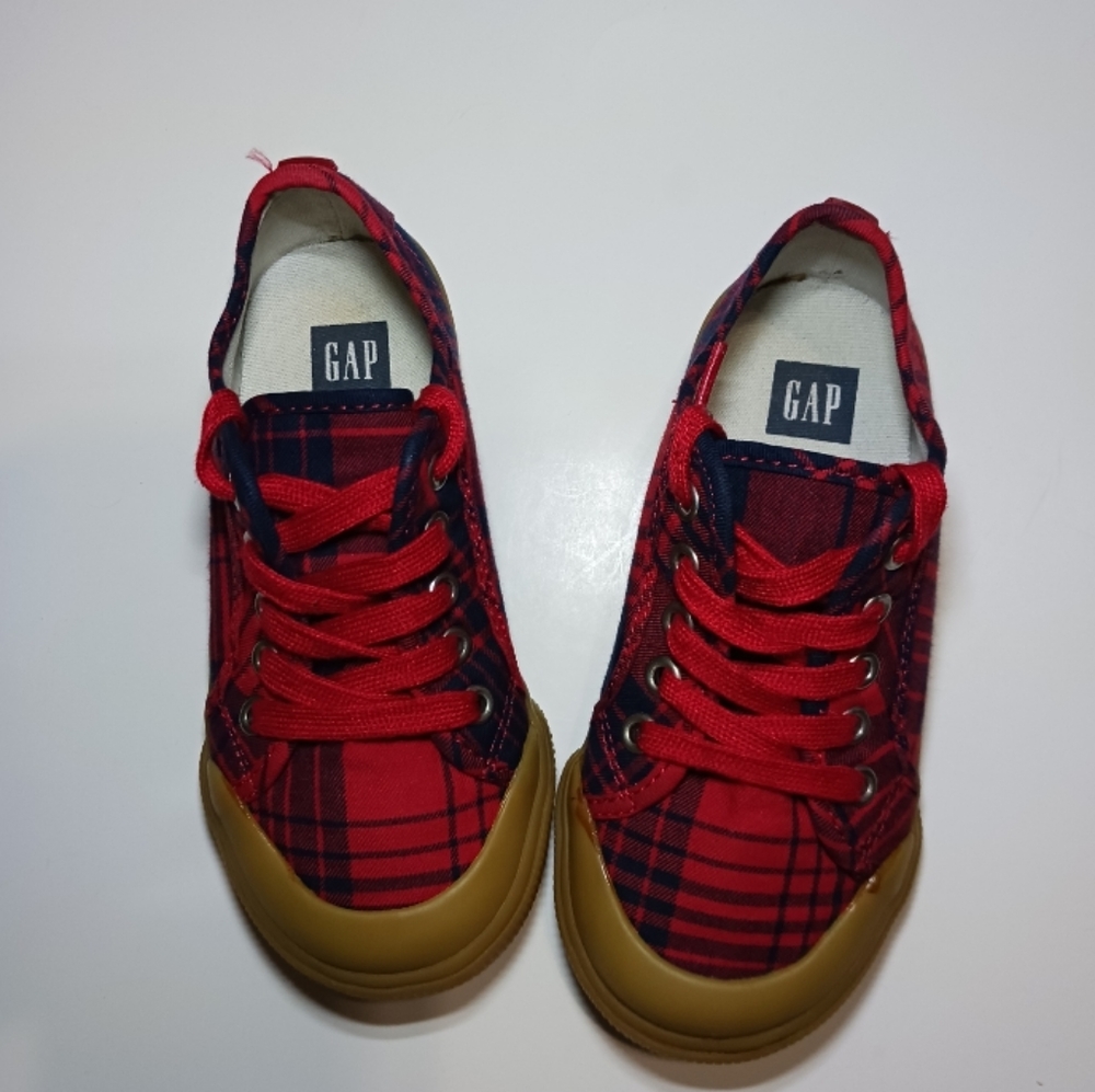 GAP Red Buffalo Plaid Toddler Girl  Sneakers, Size 10T Lace Up Christmas Shoes